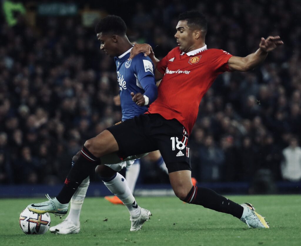 Manchester United win at Goodison Park