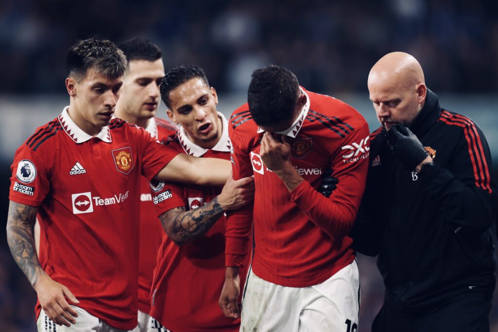 Raphael Verane injury - Chelsea vs Manchester United 