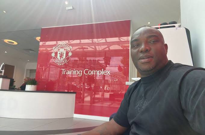 Benni McCarthy joins Manchester United 